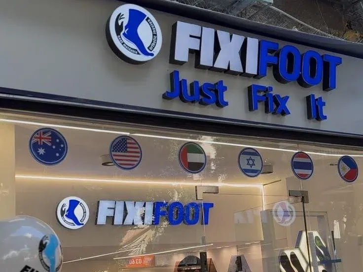 שלט אותיות ערוצית מוארות — FIXIFOOT