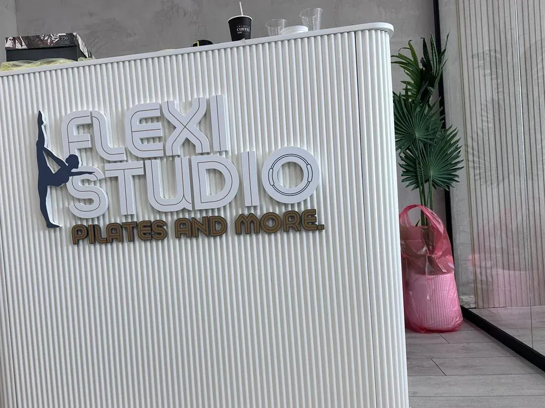 מיתוג דלפק קבלה — Flexi Studio